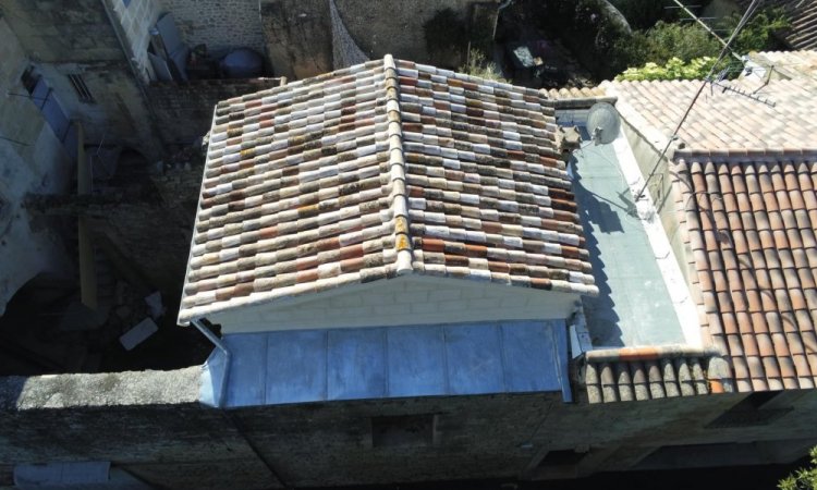 Réfection de toiture avec une création de plafond à la Française dans le Gard, l'Hérault et dans le Golfe de Saint-Tropez