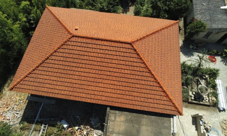 Réfection de toiture avec des tuile de MARSEILLE à Nîmes, Montpellier et à Saint-Tropez